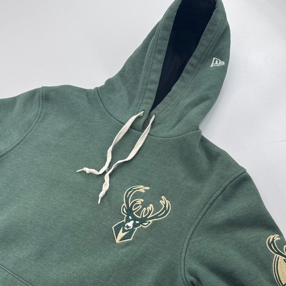 New Era Milwaukee Bucks NBA Basketball Hoodie UNISEX Pullover SIZE SMALL